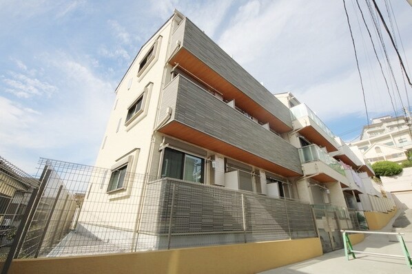 リブ白楽A棟の物件外観写真